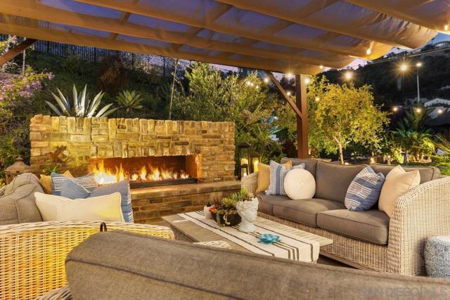1217 Stockton Pl, Escondido CA: https://media.crmls.org/mediaz/3f1e61c7-e14a-4cd7-8ac2-6f3397203186.jpg