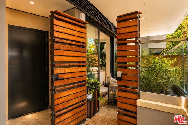 8420 West Sunset Boulevard, 107 photo 23