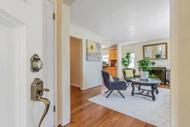 604 Key Boulevard, Richmond CA: https://media.crmls.org/mediaz/3f1e9f05-5e7e-443a-a9c2-38da28e4629e.jpg