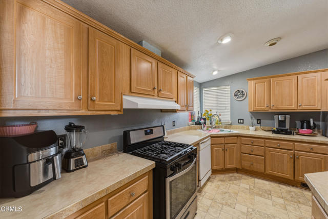 Detail Gallery Image 12 of 29 For 2400 E Pleasant Valley Rd #108,  Oxnard,  CA 93033 - 3 Beds | 2 Baths