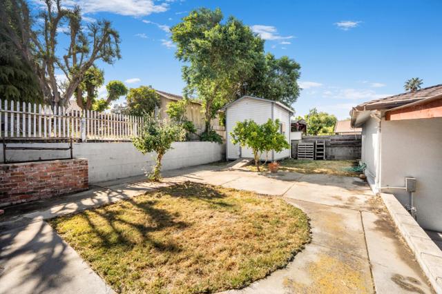 921 Suiter Street, Hollister CA: https://media.crmls.org/mediaz/3f1f3c29-cbf8-49cb-95c9-3ce70a6c698e.jpg