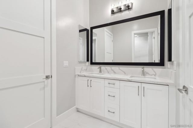 Image 31 of 50 For 15123 Larchmont St