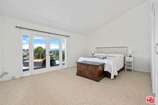 21727 Ulmus Drive, Woodland Hills CA: https://media.crmls.org/mediaz/3f203d4f-8411-4ffc-83fe-7719b86002b0.jpg