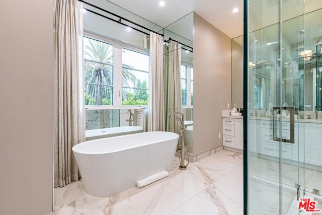5162 Otis Avenue, Tarzana CA: https://media.crmls.org/mediaz/3f2048d6-8d84-4aa4-99fd-ee4104a6871d.jpg