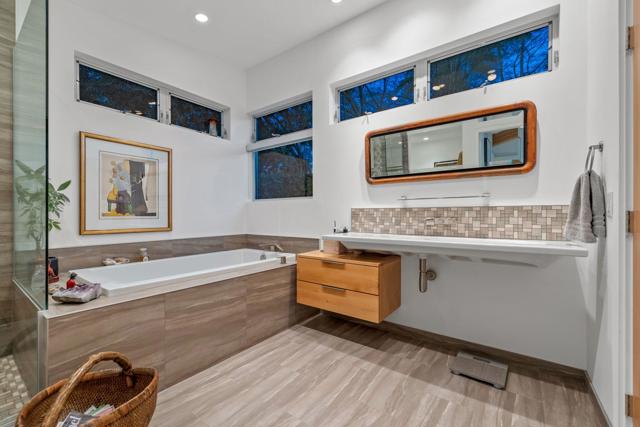 71653 Mirage Road, Rancho Mirage CA: https://media.crmls.org/mediaz/3f20edf1-f0af-472f-a3e4-bea4b79206a8.jpg