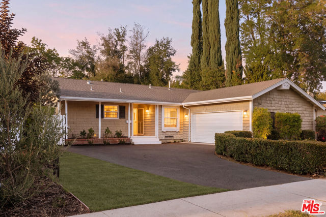 22251 Kittridge Street photo 24