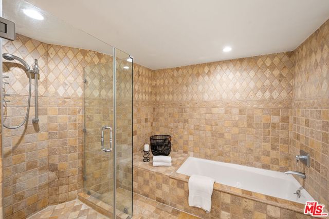 8027 Floral Avenue, Los Angeles CA: https://media.crmls.org/mediaz/3f227fe5-15bb-48c0-a3ad-f74fa2e0e7f4.jpg