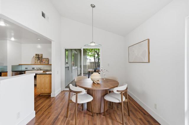 902 Virgo Lane, Foster City CA: https://media.crmls.org/mediaz/3f2354ed-cd79-4210-b709-279af9c843e9.jpg