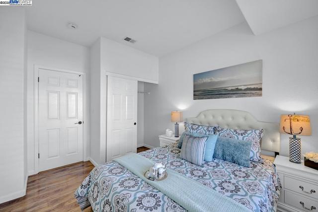 Image 30 of 60 For 2202 Oceanside Way