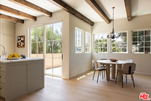 4228 Los Nietos Drive, Los Angeles CA: https://media.crmls.org/mediaz/3f242d48-373f-489a-95b7-e98ba6655abe.jpg