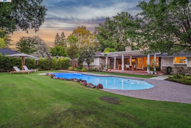 55 Cora Ct, Walnut Creek CA: https://media.crmls.org/mediaz/3f2469a2-1c22-42db-9094-61069c645259.jpg