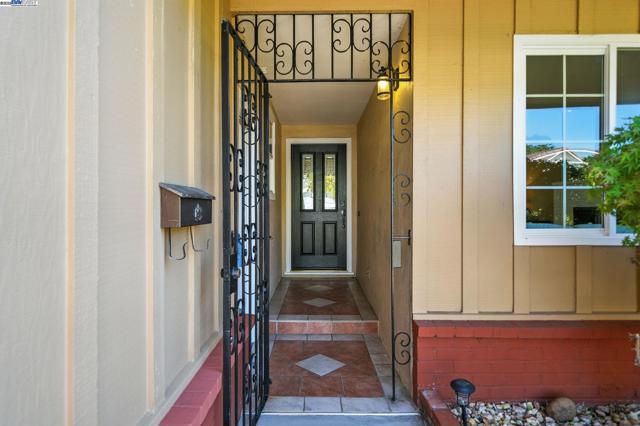420 Camden Rd, Alameda CA: https://media.crmls.org/mediaz/3f24aeaa-1882-4383-929e-0a308c692b31.jpg