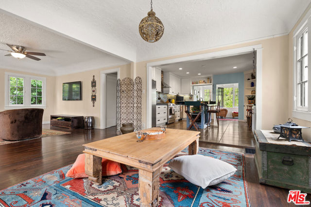 955 W Avenue 37, Los Angeles CA: https://media.crmls.org/mediaz/3f24ec03-0c4e-4436-9fd2-5eb1136a35b1.jpg