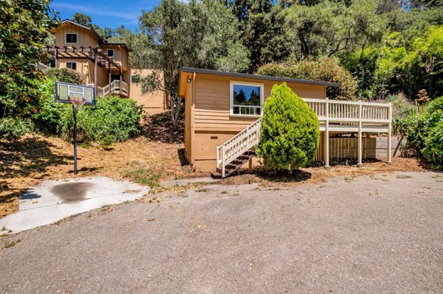 4858 Freedom Boulevard, Aptos CA: https://media.crmls.org/mediaz/3f25952a-cabe-4a06-806d-6fd083082f4f.jpg