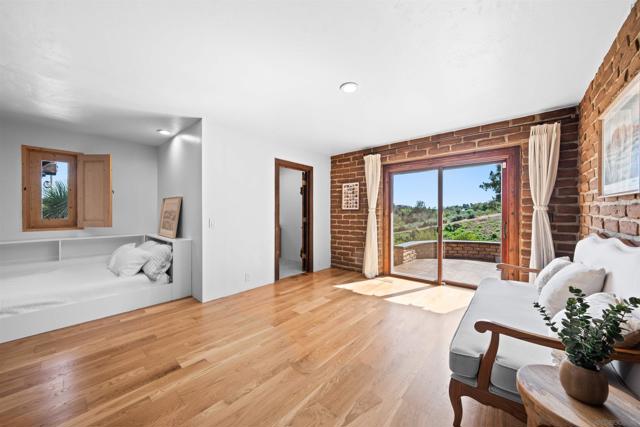 Image 48 of 75 For 1951 Cloverdale Rd