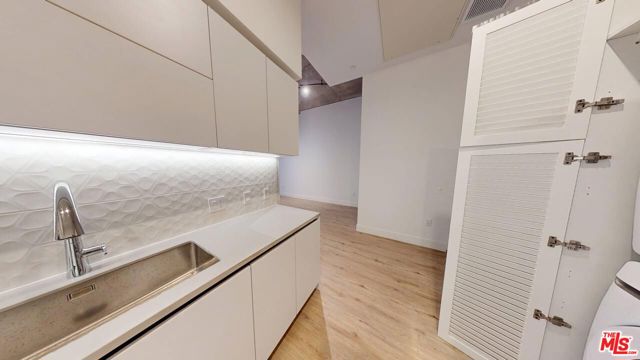414 N Orange Street, Glendale CA: https://media.crmls.org/mediaz/3f263c01-b842-4cb9-9805-58cf5a060dc7.jpg