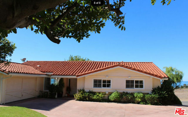 6236 Trancas Canyon Road, Malibu CA: https://media.crmls.org/mediaz/3f27d7ed-7ddf-4367-b23a-2b61dba7562c.jpg