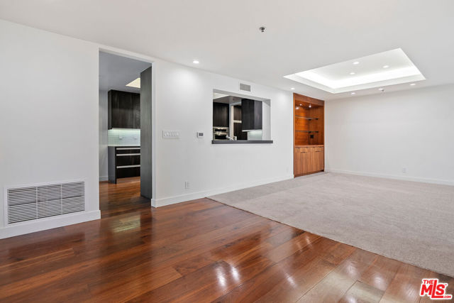 2142 Century Park Lane, Los Angeles CA: https://media.crmls.org/mediaz/3f28fa60-23a4-4c54-82ed-c8f20bca7925.jpg