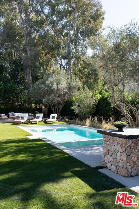 23340 Collins Street, Woodland Hills CA: https://media.crmls.org/mediaz/3f28fcbb-7309-4f11-ae26-25a8136c5d60.jpg