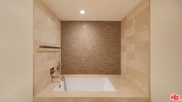 Image 33 of 60 For 1755 Ocean Avenue 303