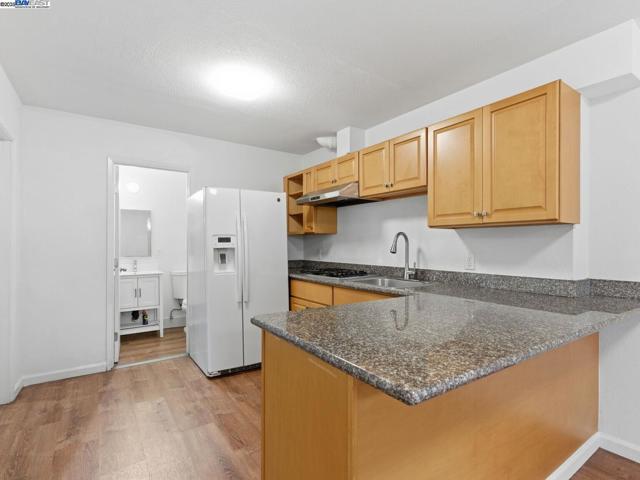 261 S 13th St, Richmond CA: https://media.crmls.org/mediaz/3f2950ab-d895-4b76-b713-5440b2229d25.jpg