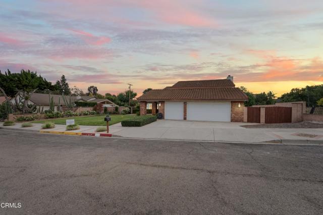 202 Faculty Street, Thousand Oaks CA: https://media.crmls.org/mediaz/3f298962-8965-4d36-849a-2b3f20dcec39.jpg