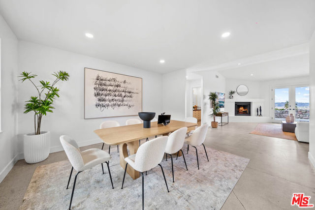 32070 Via Vera, Bonsall CA: https://media.crmls.org/mediaz/3f29afdc-3415-4ea1-a298-618e49191342.jpg
