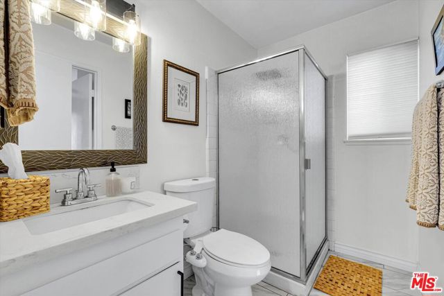 16424 Bubbling View Circle, Cerritos CA: https://media.crmls.org/mediaz/3f29b0d7-1620-480b-89d2-392ae9cdf733.jpg