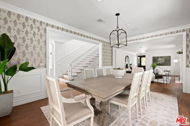 2543 Patricia Avenue, Los Angeles CA: https://media.crmls.org/mediaz/3f29f22d-0c92-434f-9eb5-4fed926024e2.jpg