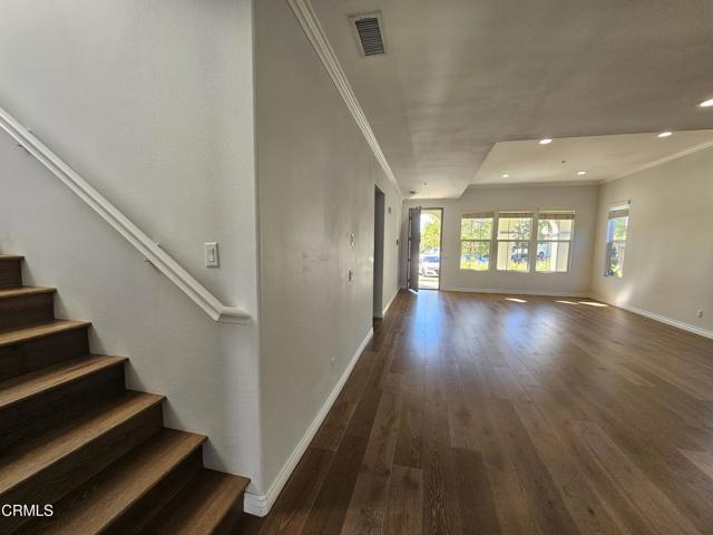 Detail Gallery Image 7 of 38 For 7454 Chanteclair Ct, Los Angeles,  CA 91042 - 5 Beds | 3 Baths