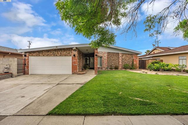 3757 Savannah Rd, Fremont CA: https://media.crmls.org/mediaz/3f29f92d-15ce-4b65-847f-d9bb98841ccf.jpg