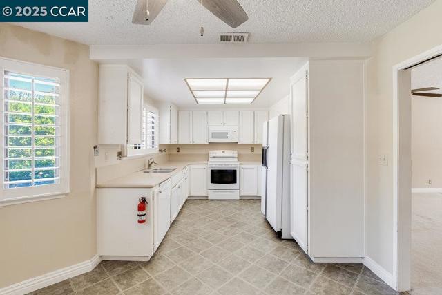 987 Morello Ave, Martinez CA: https://media.crmls.org/mediaz/3f2a2945-4c5f-4fa5-9960-7cb88cb87992.jpg