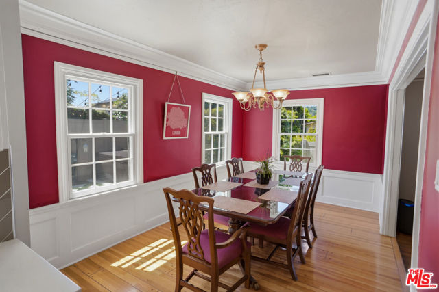 1816 Rosita Drive, Glendale CA: https://media.crmls.org/mediaz/3f2a601d-80fa-4086-bf3f-e3290f3a548f.jpg