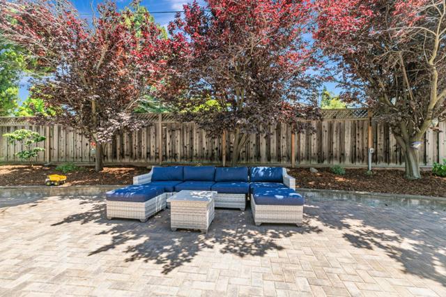 2739 Saint Giles Lane, Mountain View CA: https://media.crmls.org/mediaz/3f2a66b8-7a06-4fb5-ae45-30130407ab66.jpg
