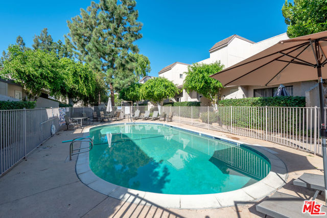 15167 Magnolia Boulevard, E photo 29