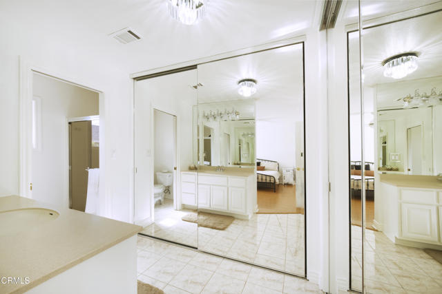 MLS #V1-33477 image #18