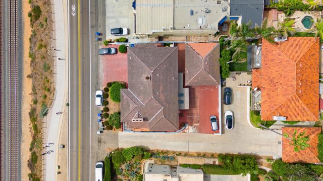 1421 San Elijo Avenue, Cardiff by the Sea CA: https://media.crmls.org/mediaz/3f2b7a5f-d02a-41f3-80f7-6580dd663531.jpg