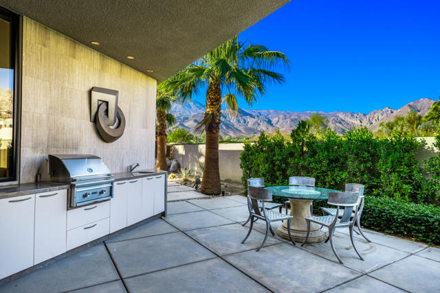 79525 Tom Fazio N Lane, La Quinta CA: https://media.crmls.org/mediaz/3f2badfb-05c8-45f1-a061-7ce23c315caf.jpg