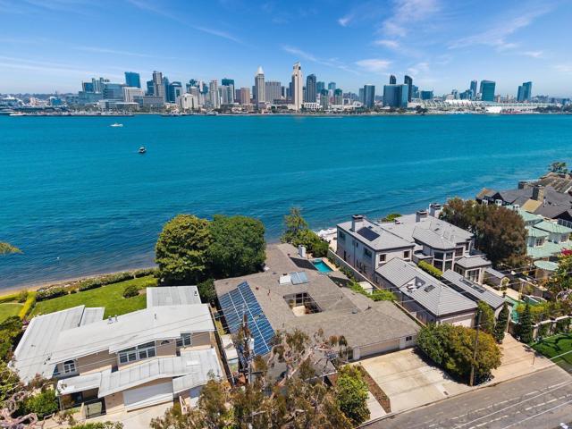 515 1st St, Coronado CA: https://media.crmls.org/mediaz/3f2bf4a4-9408-4272-9bc5-28e770190dd6.jpg