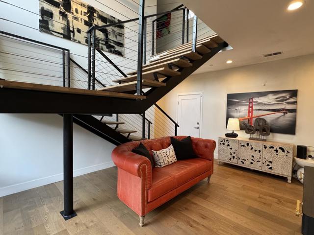 16 Hillview Avenue, Redwood City CA: https://media.crmls.org/mediaz/3f2c89c8-57f6-4906-8bb1-76a5d9bc388e.jpg