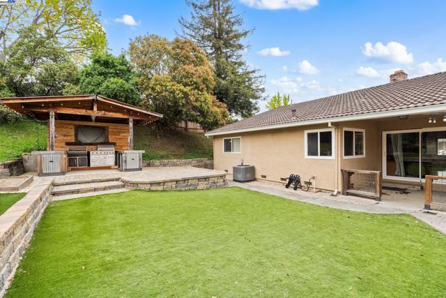 148 primrose ln, Vallejo CA: https://media.crmls.org/mediaz/3f2c914c-d715-40c2-8c91-812aaa37ec90.jpg