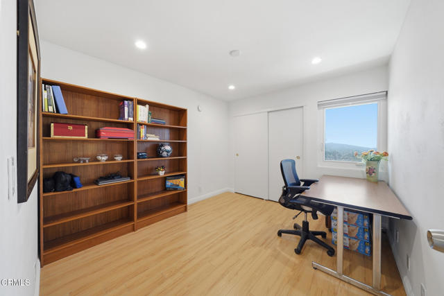 Detail Gallery Image 18 of 27 For 10260 Plainview Ave #12,  Los Angeles,  CA 91042 - 3 Beds | 2/1 Baths