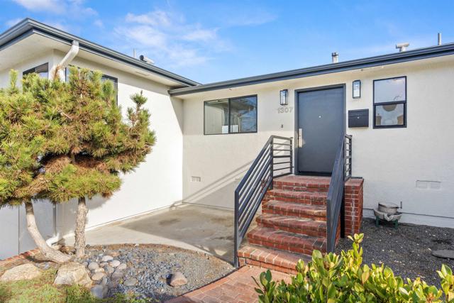1307 Clove St, San Diego CA: https://media.crmls.org/mediaz/3f2d1716-8f93-4dd3-b5e9-dfa2c2c2dc96.jpg
