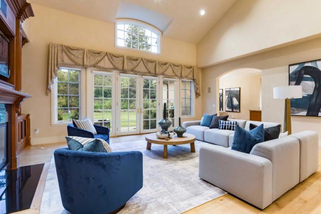 58 Marymont Avenue, Atherton CA: https://media.crmls.org/mediaz/3f2d1e11-4108-4591-a35b-c29070105162.jpg