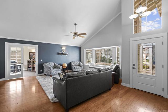 Detail Gallery Image 9 of 38 For 2075 Pierce Ct, El Cajon,  CA 92019 - 4 Beds | 3 Baths