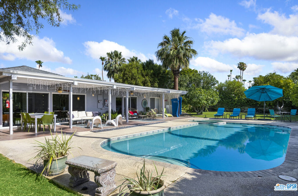 504 N Tercero Circle, Palm Springs, CA 92262