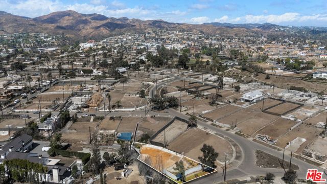 419 Lombard Avenue, Pacific Palisades CA: https://media.crmls.org/mediaz/3f2e1eed-0e77-4064-9b98-0da200638e99.jpg