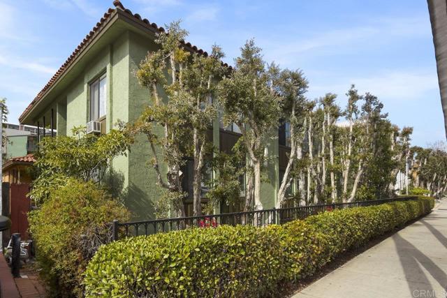 3776 Alabama St, North Park (San Diego) CA: https://media.crmls.org/mediaz/3f2e66d1-93ef-4dfc-bc5d-13f7c4d4a1fd.jpg