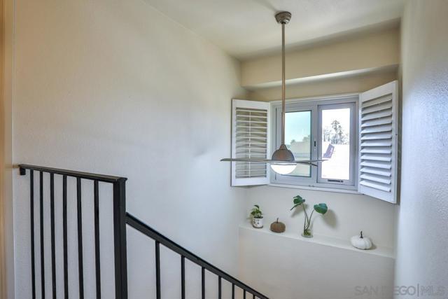 327 61st STREET, San Diego CA: https://media.crmls.org/mediaz/3f2e9203-bccc-4f08-912a-7a40b28b1ec8.jpg