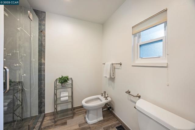 1834 Ivanhoe Ave, Lafayette CA: https://media.crmls.org/mediaz/3f2f3d89-b23b-46b7-91be-59854424c836.jpg